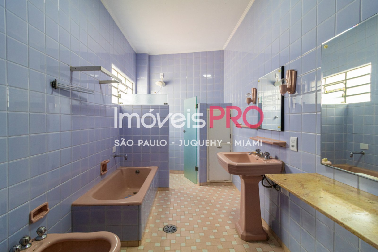 Foto :: https://assets.imoveispro.com.br/thumb/IP35852/casa-de-vila-venda-vila-clementino_IP35852_47_1920x1080.jpg?