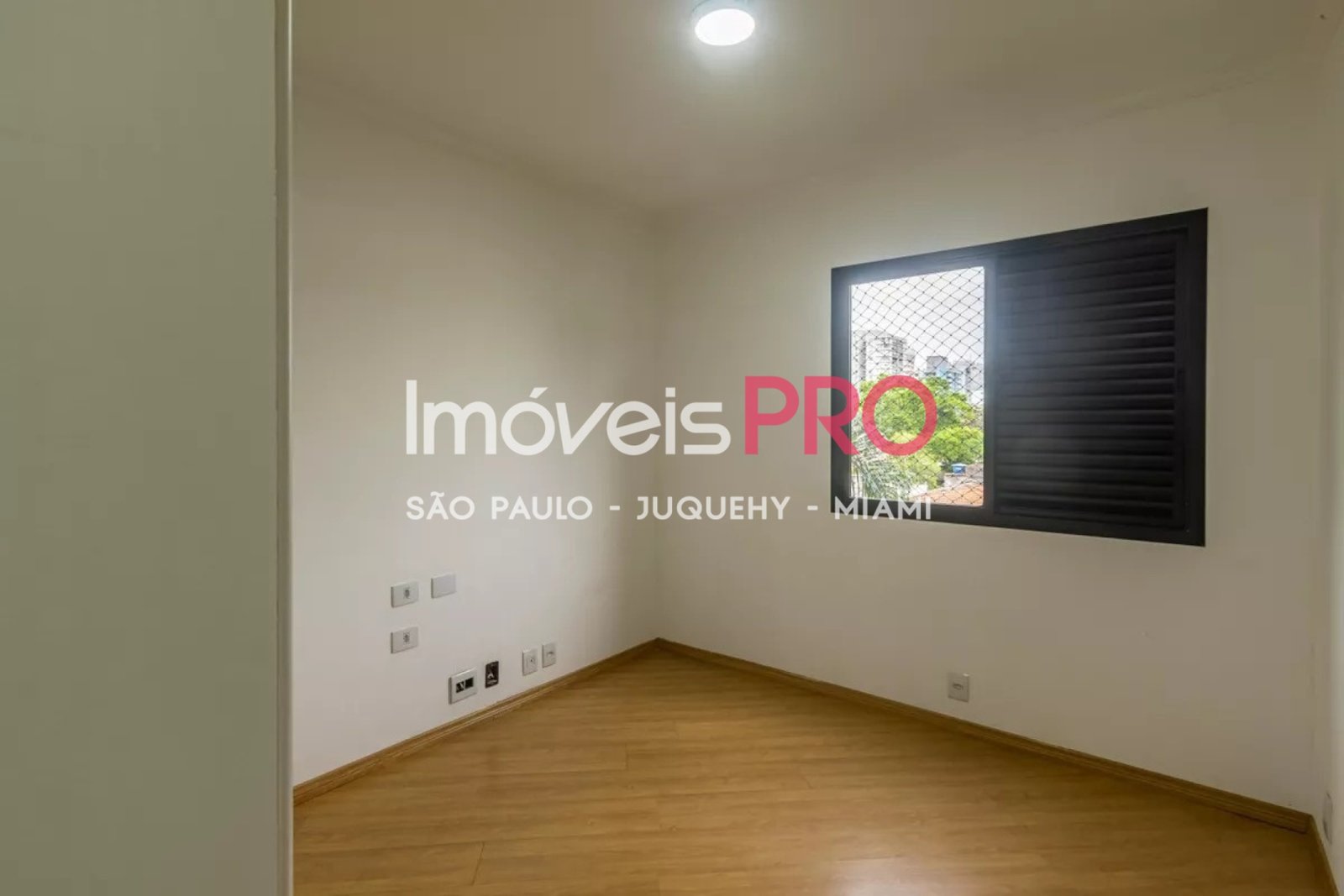 Foto :: https://assets.imoveispro.com.br/thumb/IP35879/apartamento-aluguel-moema-passaros_IP35879_17_1920x1080.jpg?