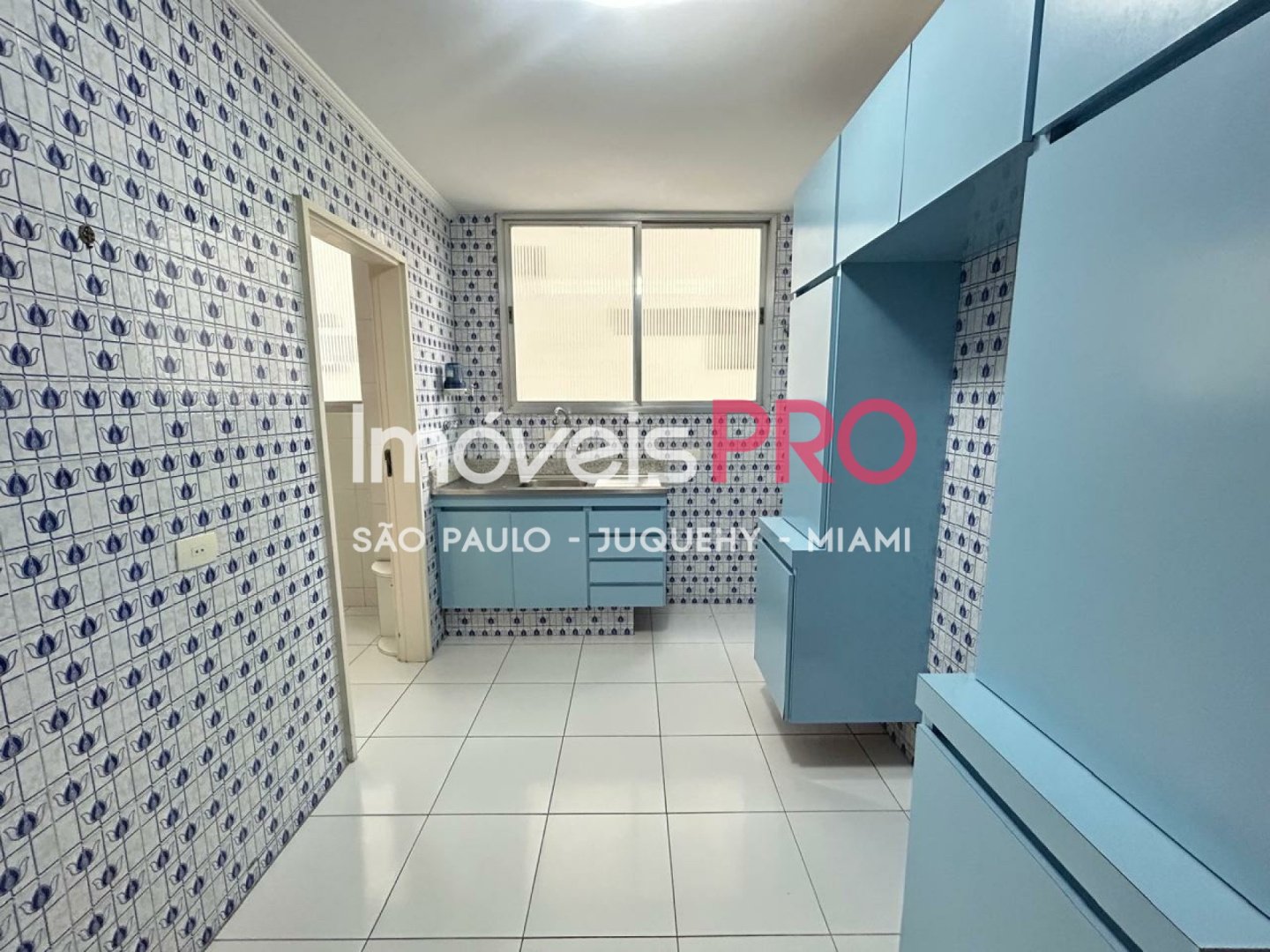 Foto :: IP35884