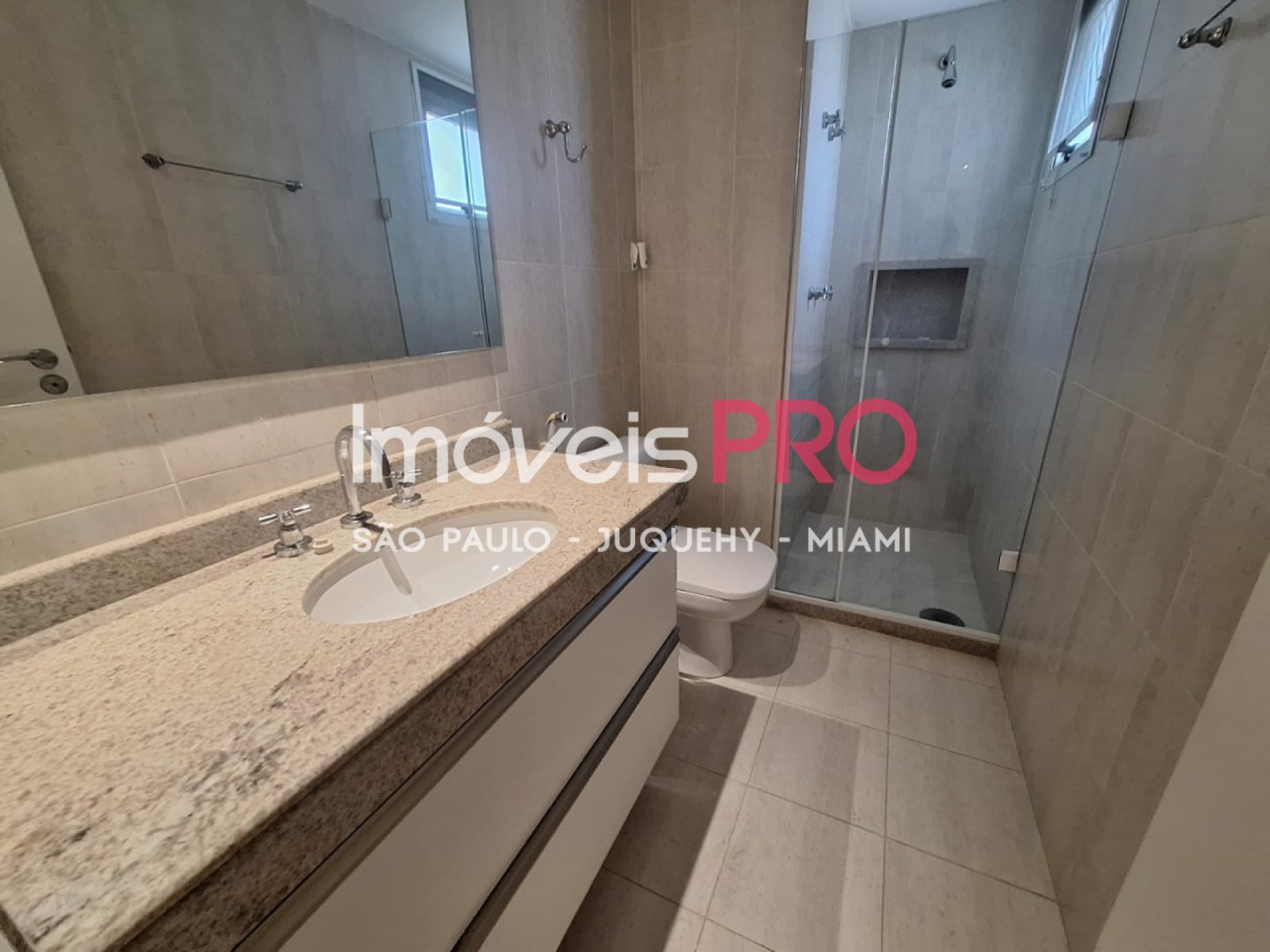 Foto :: https://assets.imoveispro.com.br/thumb/IP35886/apartamento-aluguel-panamby_IP35886_29_1920x1080.jpg?