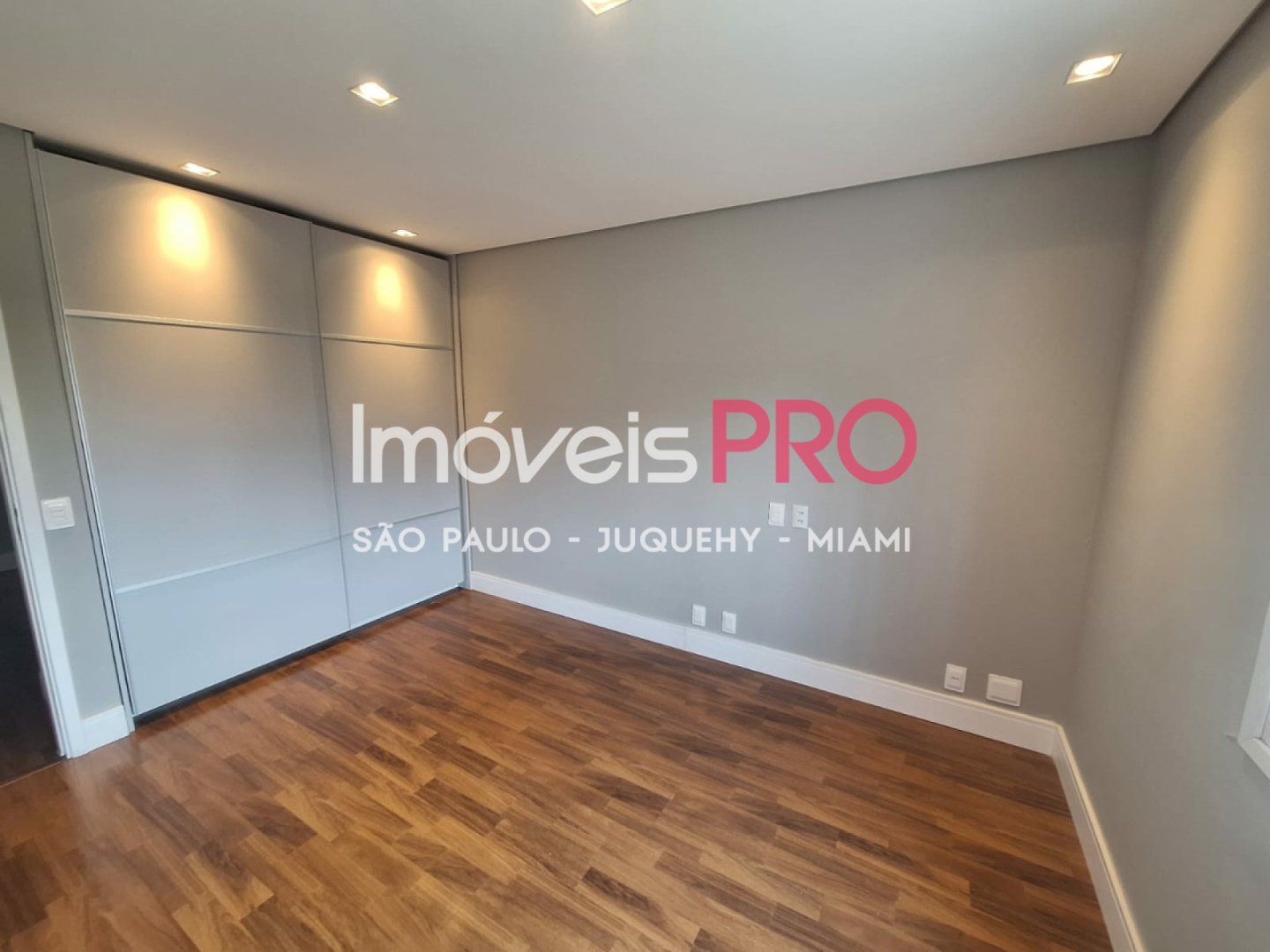 Foto :: https://assets.imoveispro.com.br/thumb/IP35886/apartamento-aluguel-panamby_IP35886_35_1920x1080.jpg?