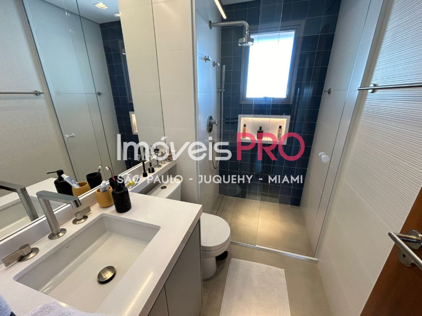 Foto :: https://assets.imoveispro.com.br/thumb/IP35942/apartamento-venda-vila-mariana_IP35942_35_1920x1080.jpg?