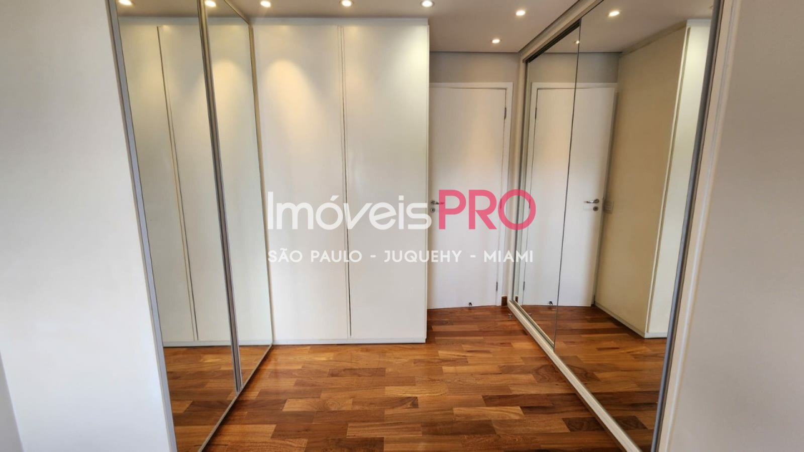 Foto :: https://assets.imoveispro.com.br/thumb/IP35982/apartamento-venda-granja-julieta_IP35982_29_1920x1080.jpg?