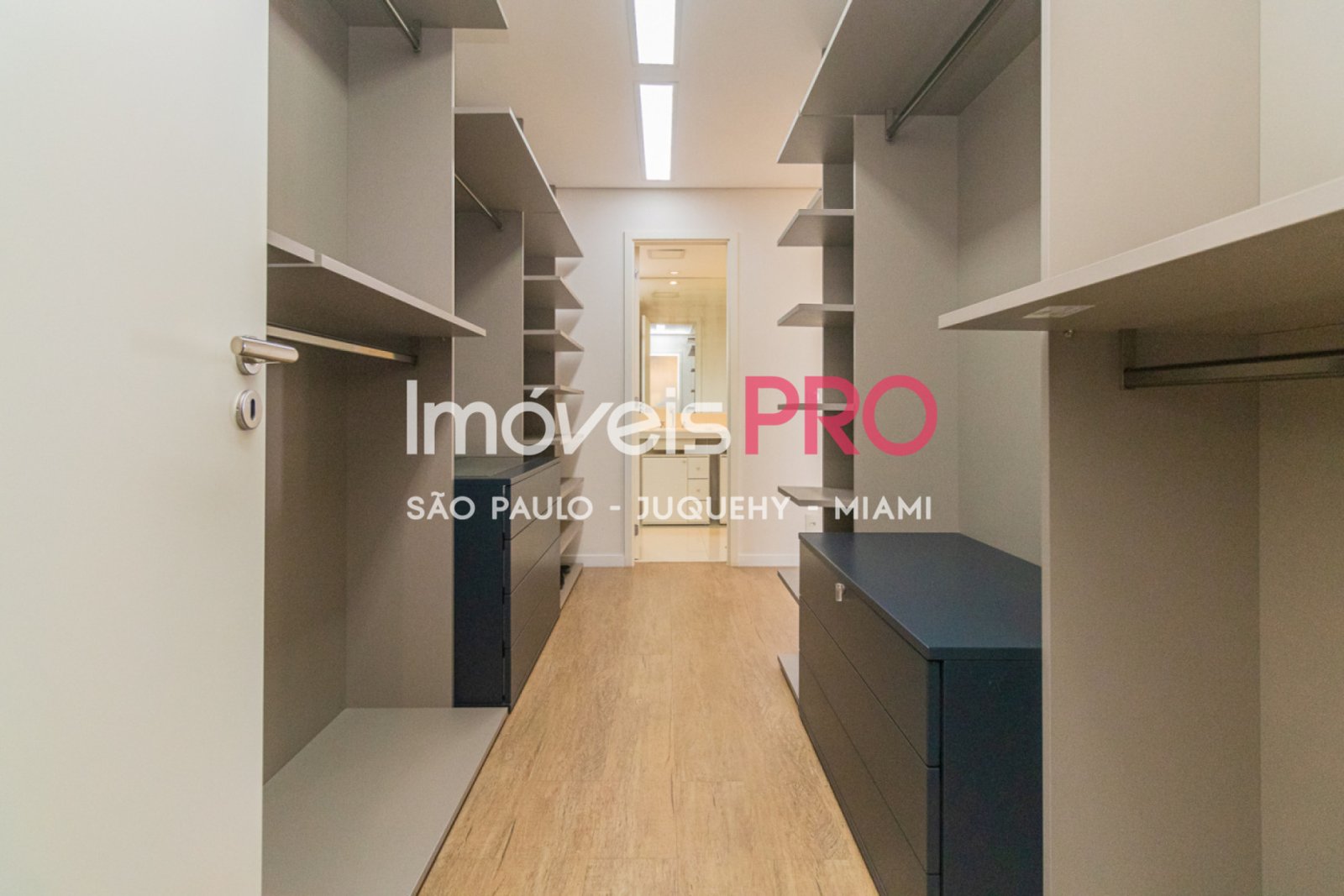 Foto :: https://assets.imoveispro.com.br/thumb/IP36059/apartamento-venda-campo-belo_IP36059_23_1920x1080.jpg?