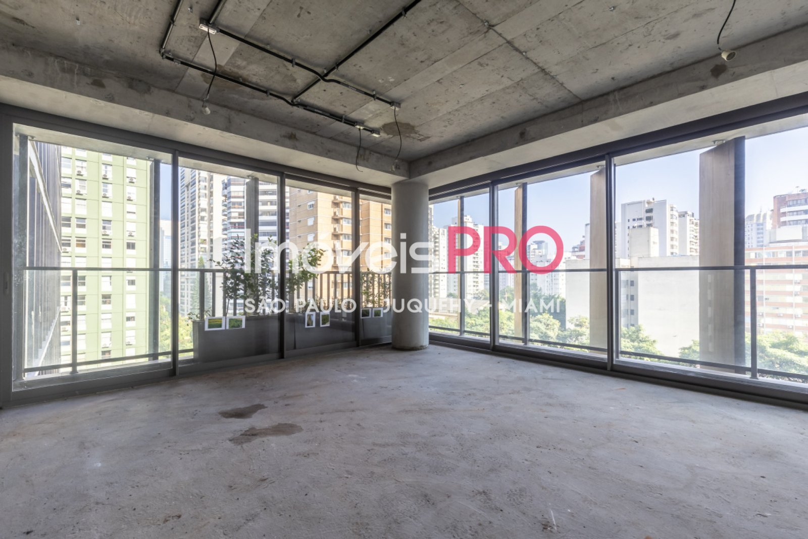 Foto :: https://assets.imoveispro.com.br/thumb/IP36110/apartamento-venda-itaim-bibi_IP36110_23_1920x1080.jpg?
