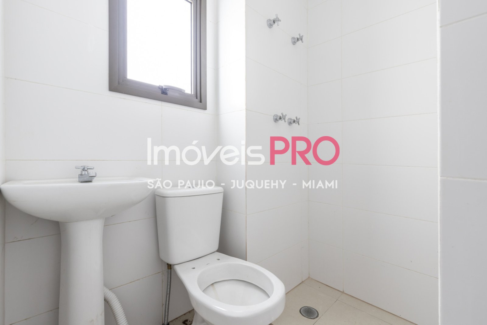 Foto :: https://assets.imoveispro.com.br/thumb/IP36110/apartamento-venda-itaim-bibi_IP36110_29_1920x1080.jpg?