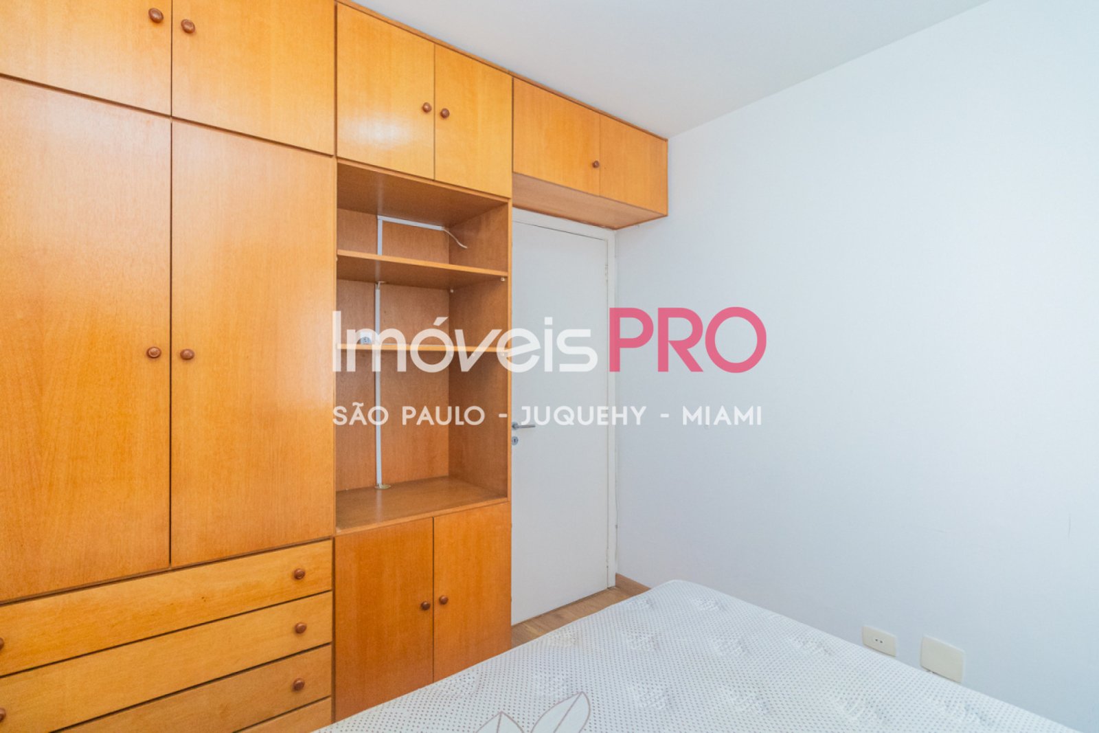 Foto :: https://assets.imoveispro.com.br/thumb/IP36146/apartamento-venda-moema_IP36146_29_1920x1080.jpg?