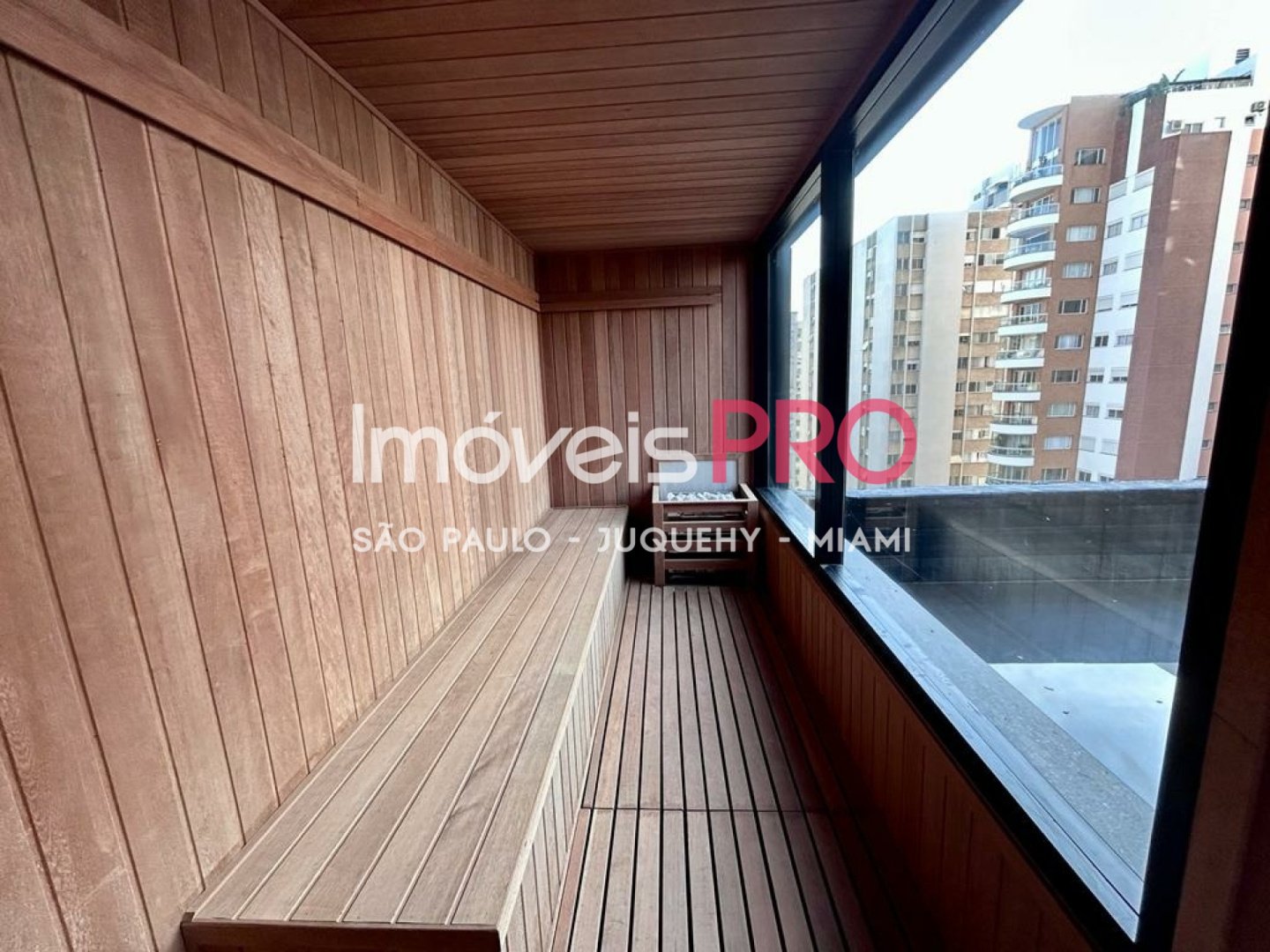 Foto :: https://assets.imoveispro.com.br/thumb/IP36239/apartamento-venda-itaim-bibi_IP36239_17_1920x1080.jpg?
