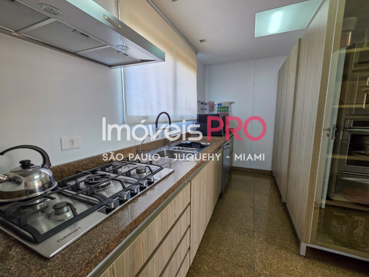 Foto :: https://assets.imoveispro.com.br/thumb/IP36242/cobertura-venda-campo-belo_IP36242_23_1920x1080.jpg?