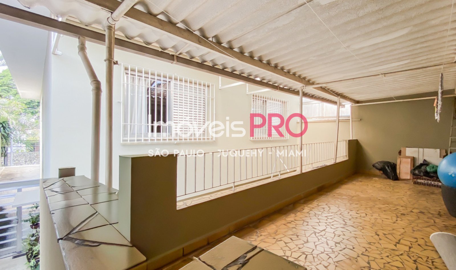 Foto :: https://assets.imoveispro.com.br/thumb/IP36287/casa-venda-planalto-paulista_IP36287_23_1920x1080.jpg?