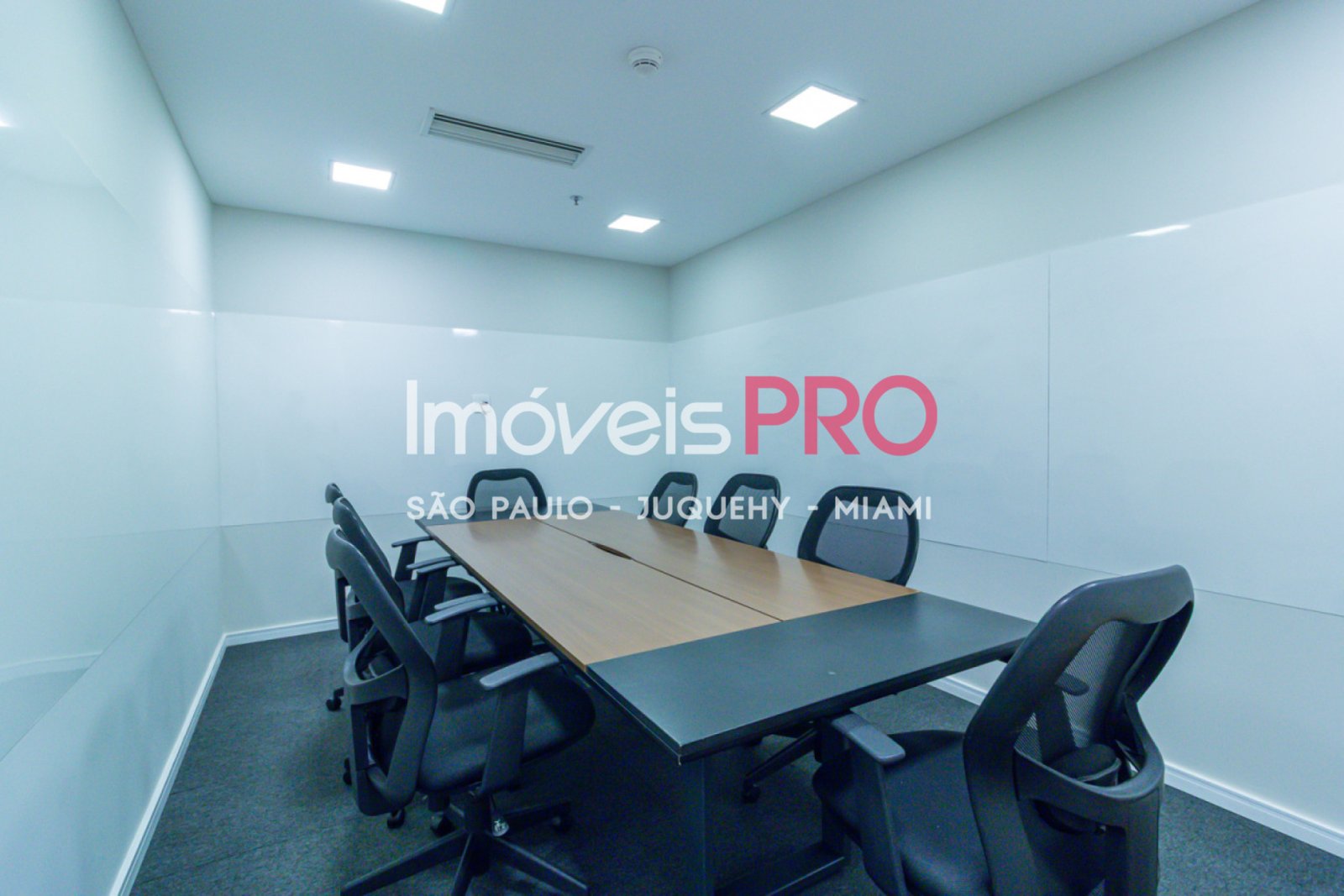 Foto :: https://assets.imoveispro.com.br/thumb/IP36291/laje-aluguel-brooklin_IP36291_17_1920x1080.jpg?