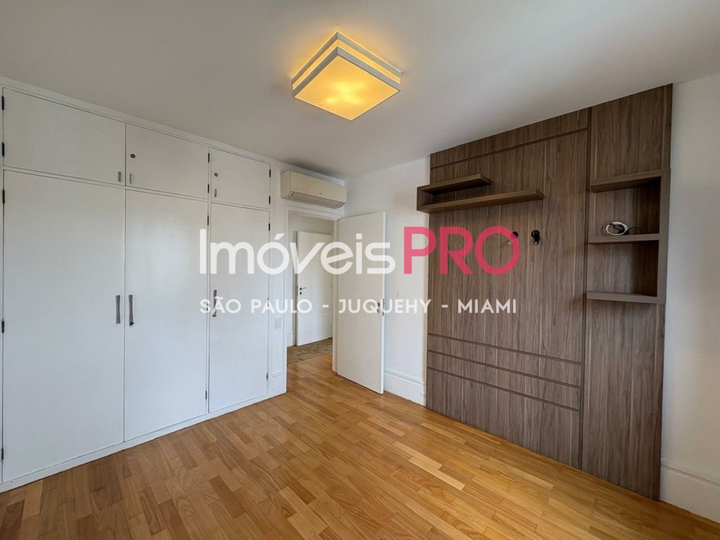 Foto :: https://assets.imoveispro.com.br/thumb/IP36317/apartamento-aluguel-moema-passaros_IP36317_11_1920x1080.jpg?