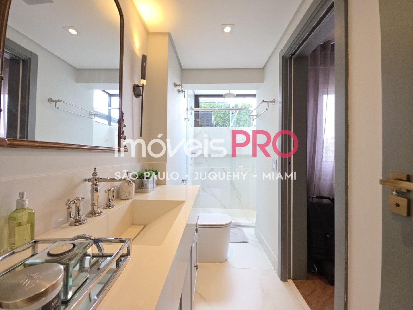 Foto :: https://assets.imoveispro.com.br/thumb/IP36339/cobertura-venda-itaim-bibi_IP36339_23_1920x1080.jpg?