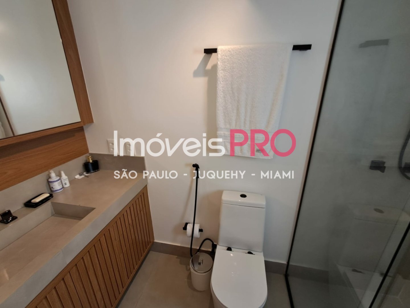 Foto :: https://assets.imoveispro.com.br/thumb/IP36340/apartamento-venda-itaim-bibi_IP36340_11_1920x1080.jpg?