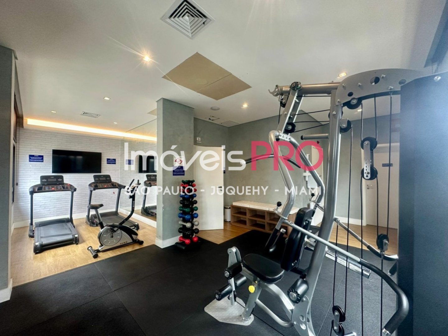 Foto :: https://assets.imoveispro.com.br/thumb/IP36383/apartamento-venda-moema_IP36383_17_1920x1080.jpg?