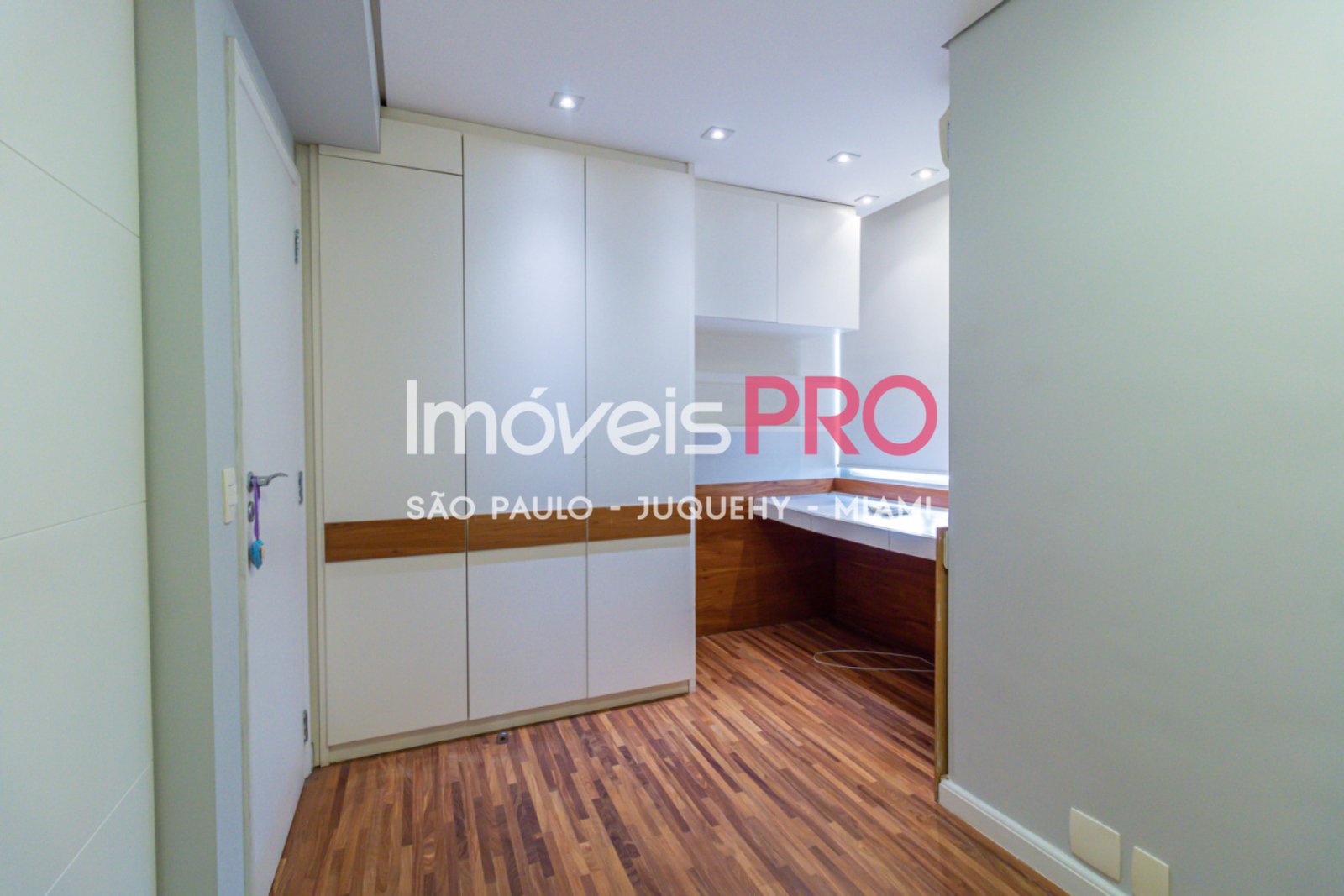 Foto :: https://assets.imoveispro.com.br/thumb/IP36410/apartamento-aluguel-moema-passaros_IP36410_17_1920x1080.jpg?