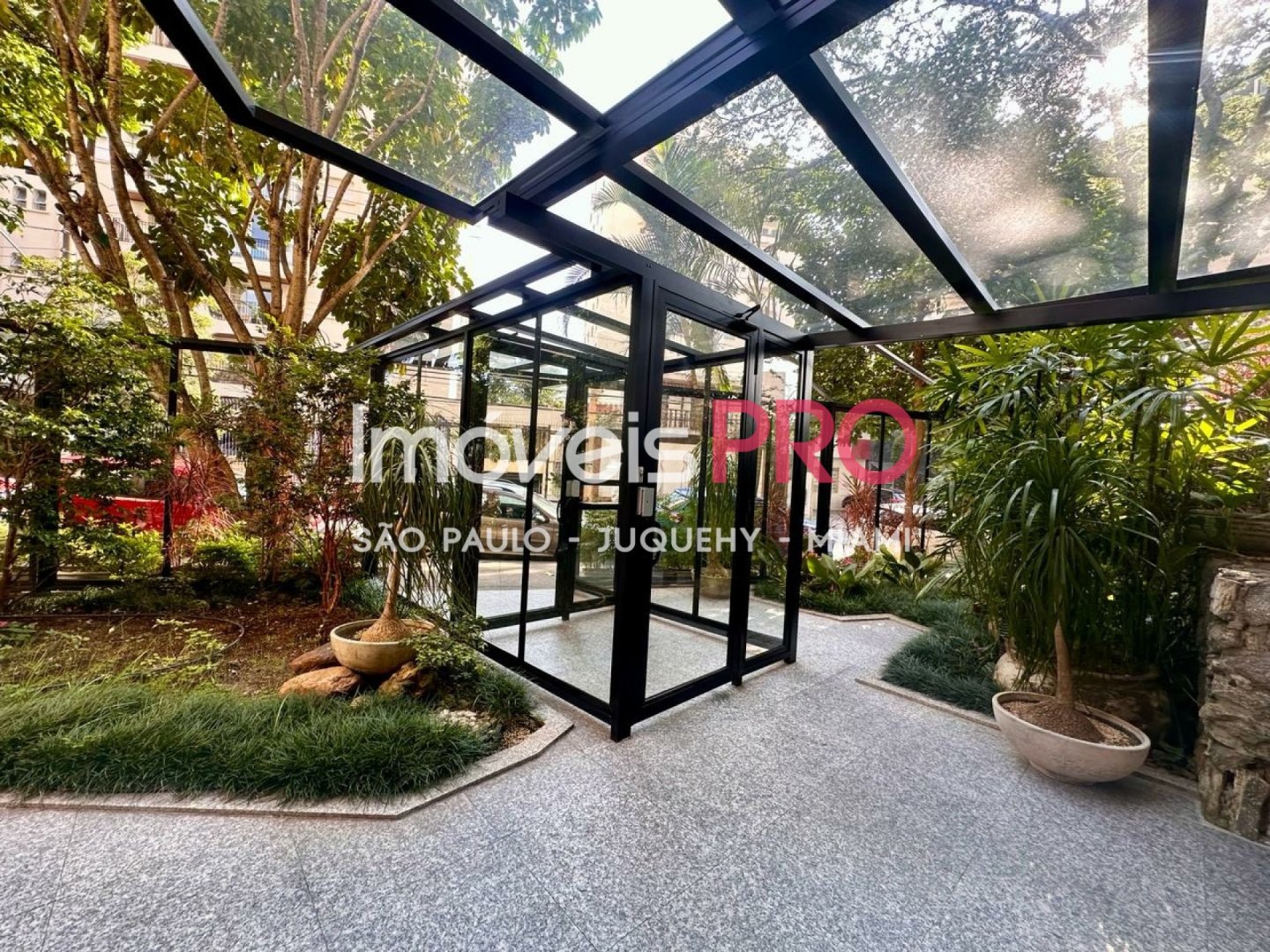 Foto :: https://assets.imoveispro.com.br/thumb/IP36434/apartamento-venda-moema-indios_IP36434_17_1920x1080.jpg?