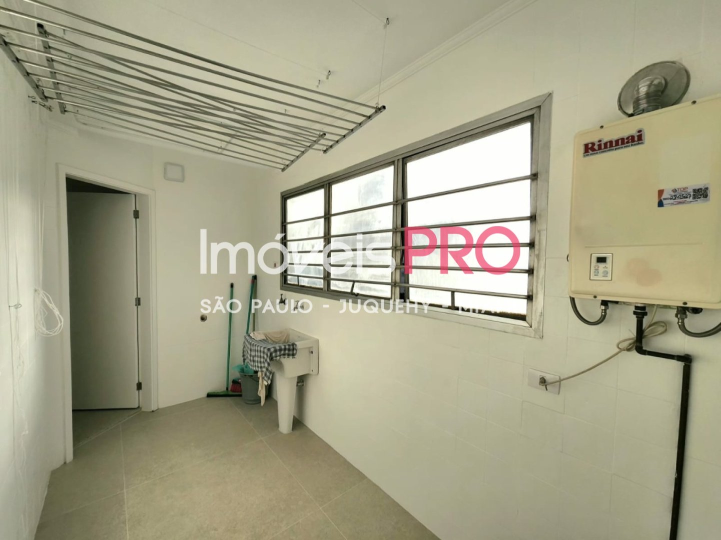 Foto :: https://assets.imoveispro.com.br/thumb/IP36517/apartamento-aluguel-indianopolis_IP36517_23_1920x1080.jpg?
