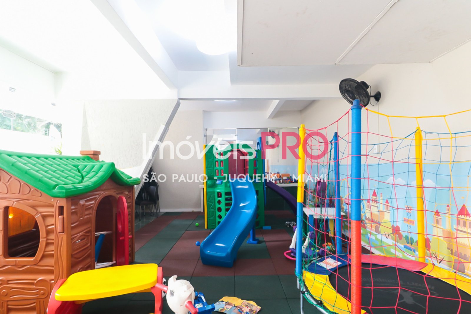 Foto :: https://assets.imoveispro.com.br/thumb/IP36591/apartamento-venda-moema_IP36591_17_1920x1080.jpg?