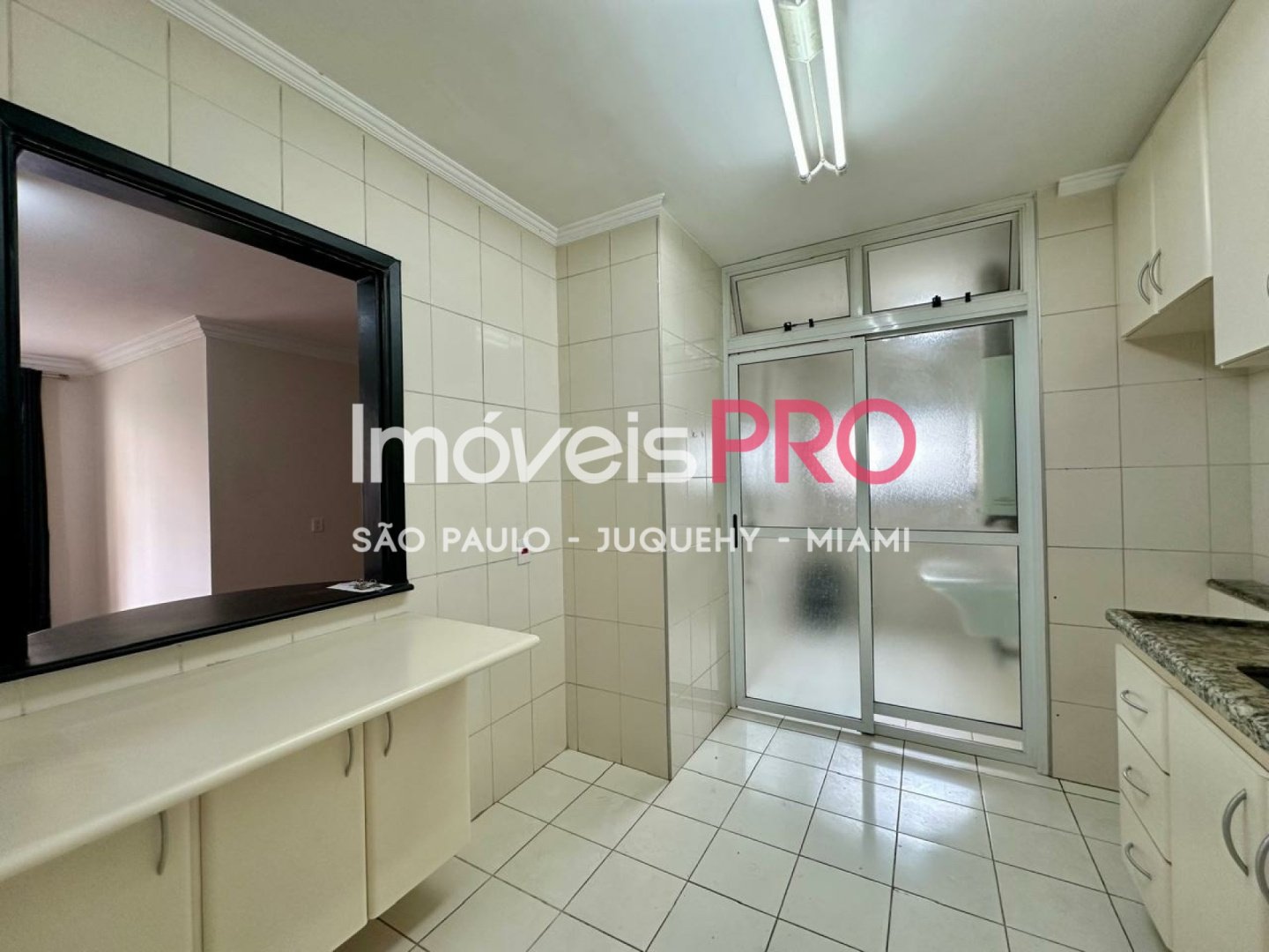 Foto :: https://assets.imoveispro.com.br/thumb/IP36651/apartamento-aluguel-moema-passaros_IP36651_11_1920x1080.jpg?