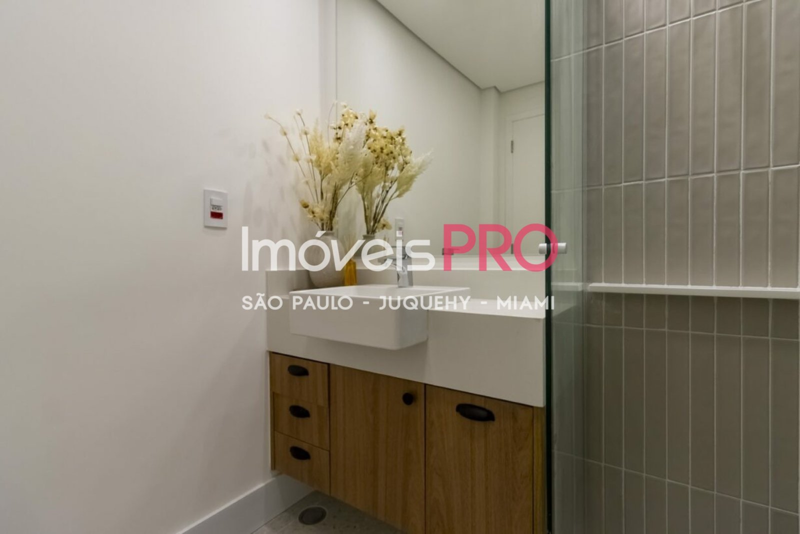 Foto :: https://assets.imoveispro.com.br/thumb/IP36655/apartamento-venda-higienopolis_IP36655_17_1920x1080.jpg?