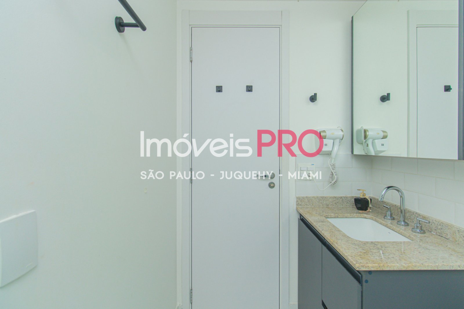 Foto :: https://assets.imoveispro.com.br/thumb/IP36672/studio-venda-campo-belo_IP36672_17_1920x1080.jpg?