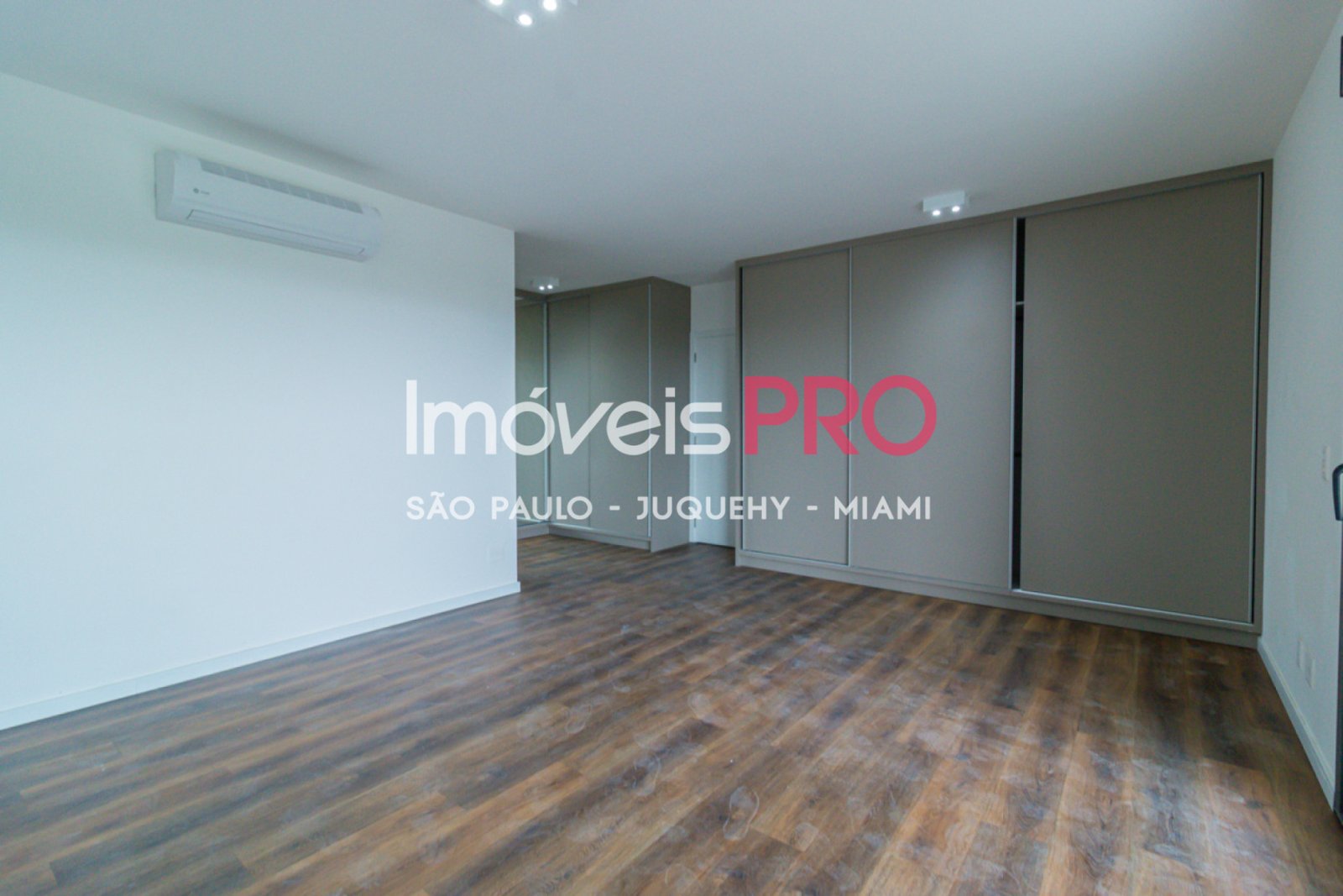 Foto :: https://assets.imoveispro.com.br/thumb/IP36676/apartamento-aluguel-panamby_IP36676_23_1920x1080.jpg?