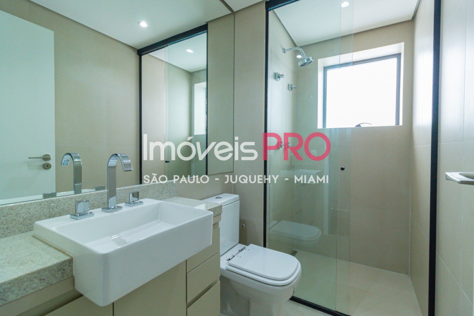 Foto :: https://assets.imoveispro.com.br/thumb/IP36676/apartamento-aluguel-panamby_IP36676_35_1920x1080.jpg?