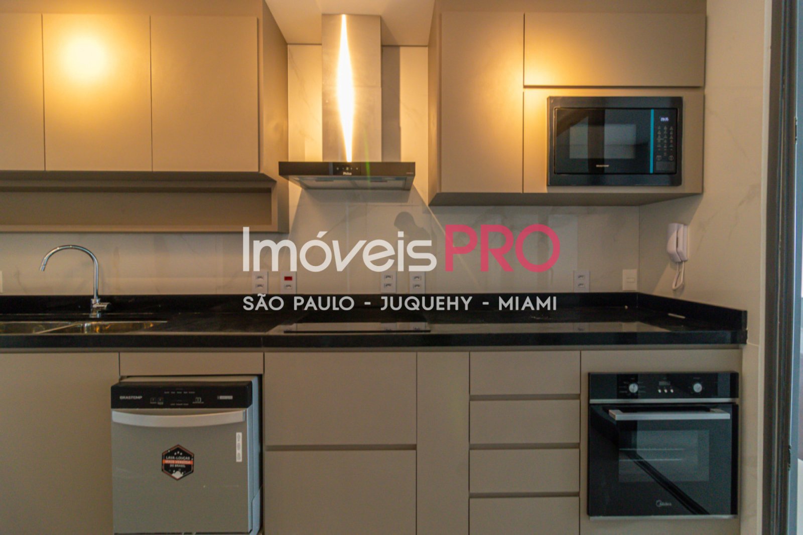 Foto :: https://assets.imoveispro.com.br/thumb/IP36676/apartamento-aluguel-panamby_IP36676_59_1920x1080.jpg?