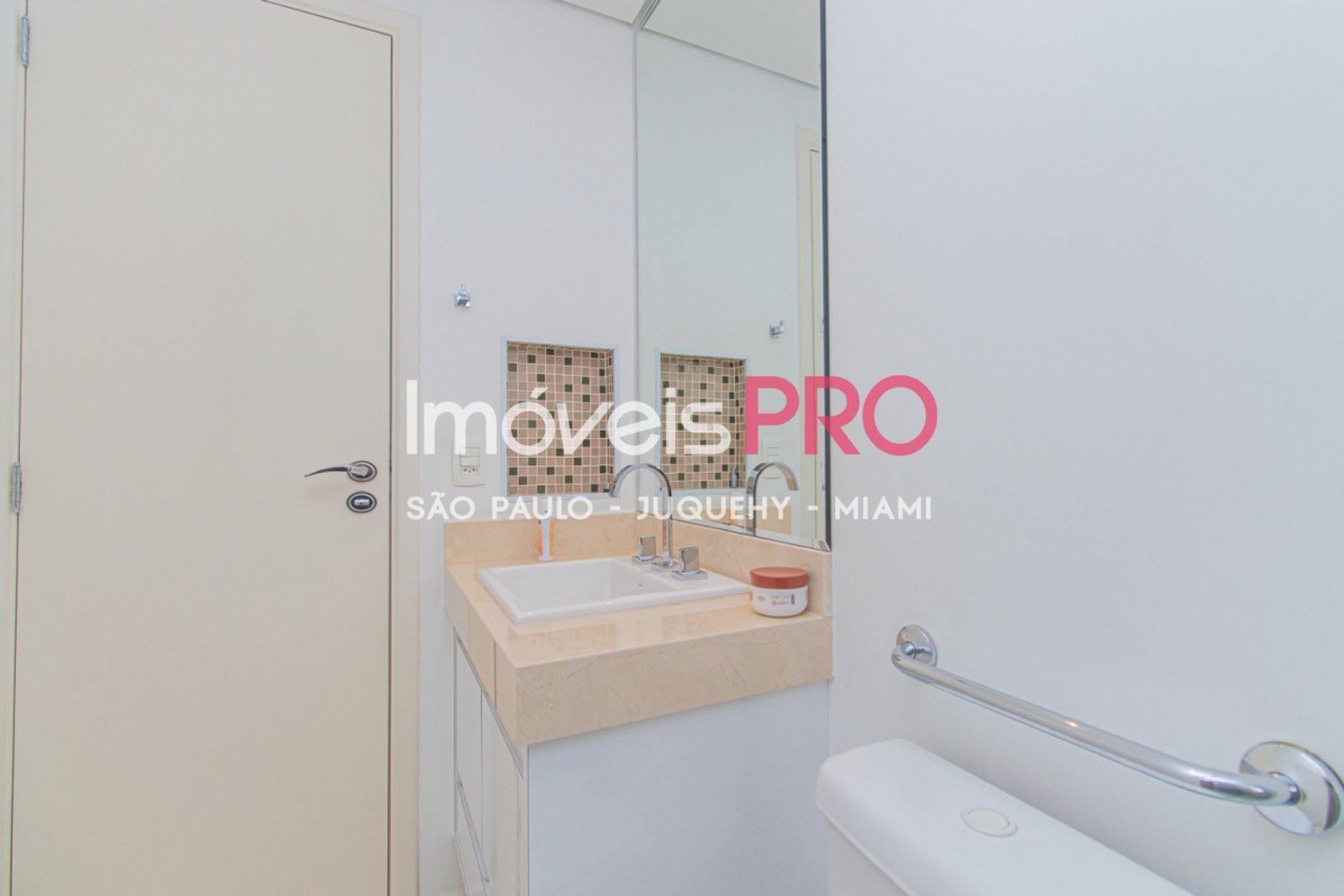 Foto :: https://assets.imoveispro.com.br/thumb/IP36686/apartamento-venda-campo-belo_IP36686_23_1920x1080.jpg?