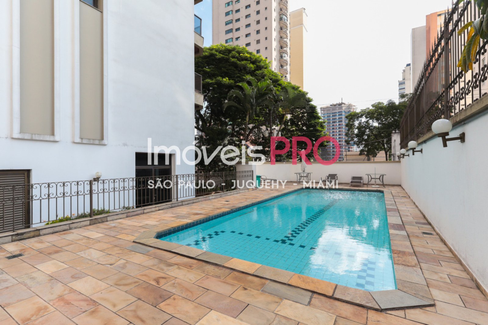 Foto :: https://assets.imoveispro.com.br/thumb/IP36693/apartamento-venda-campo-belo_IP36693_17_1920x1080.jpg?