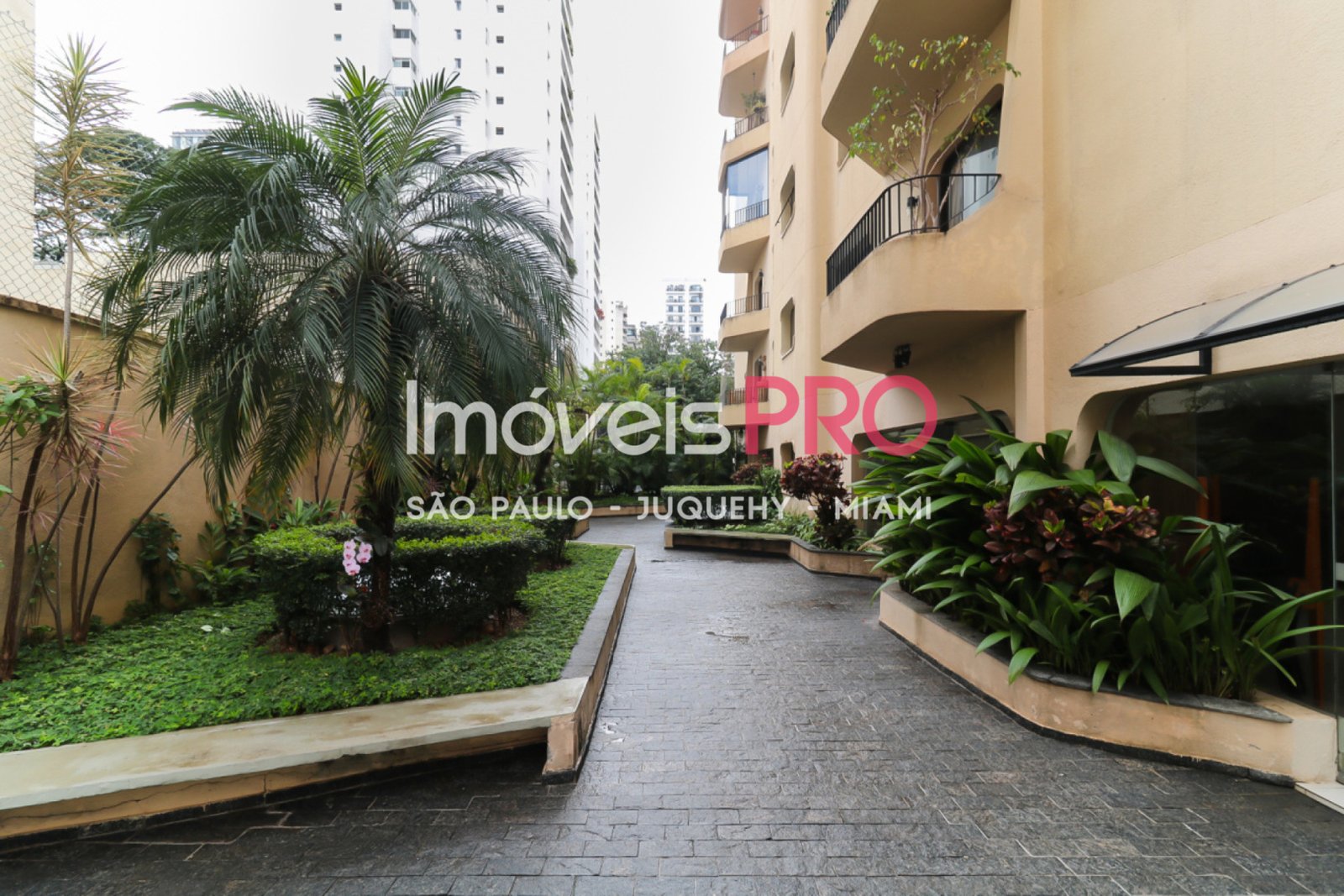 Foto :: https://assets.imoveispro.com.br/thumb/IP36712/apartamento-venda-moema-passaros_IP36712_29_1920x1080.jpg?