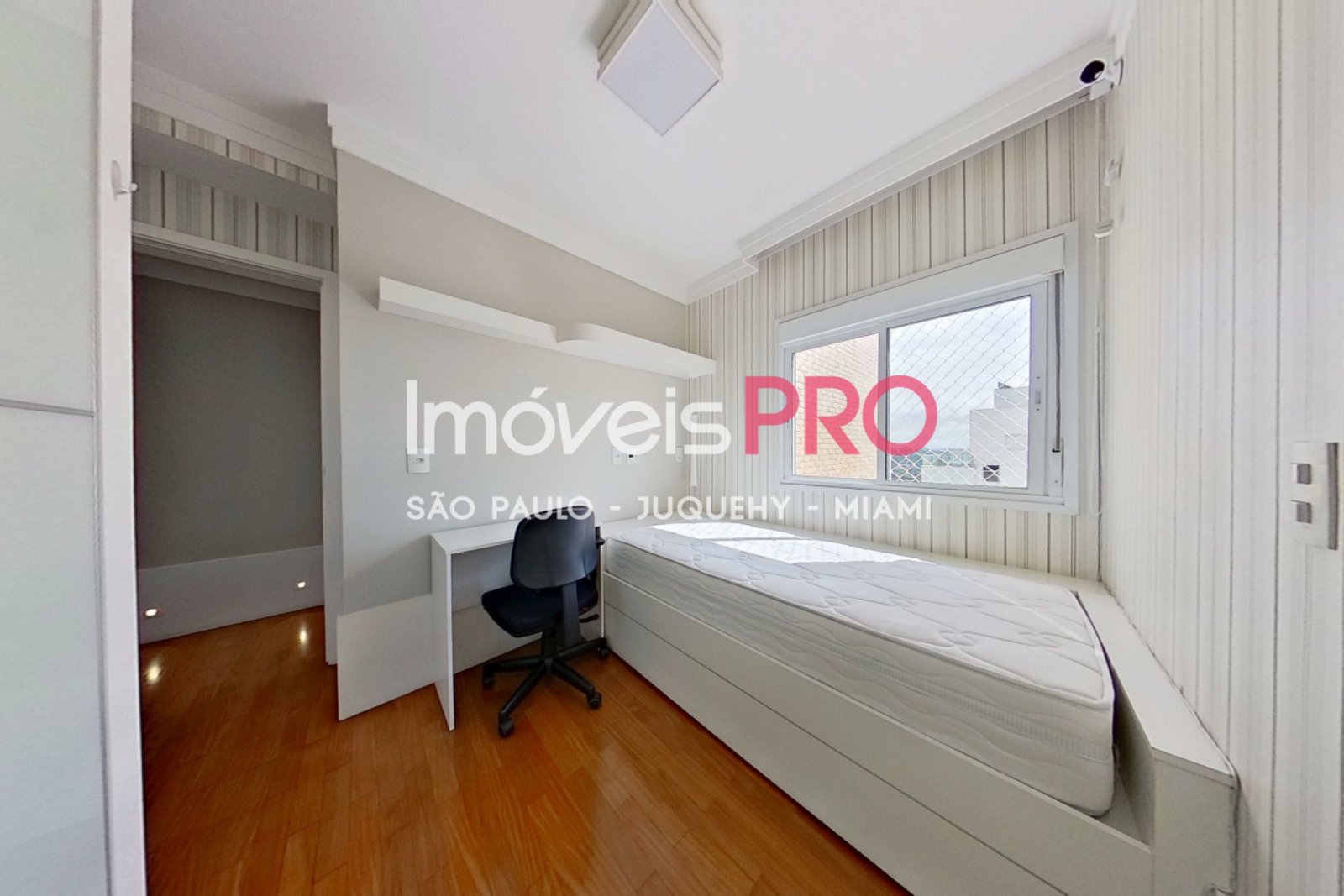 Foto :: https://assets.imoveispro.com.br/thumb/IP36714/cobertura-venda-campo-belo_IP36714_17_1920x1080.jpg?