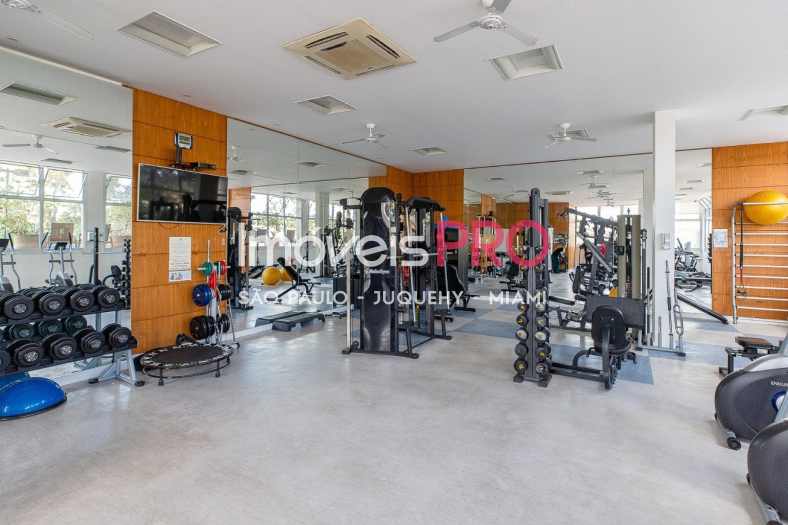 Foto :: https://assets.imoveispro.com.br/thumb/IP36740/apartamento-aluguel-campo-belo_IP36740_29_1920x1080.jpg?