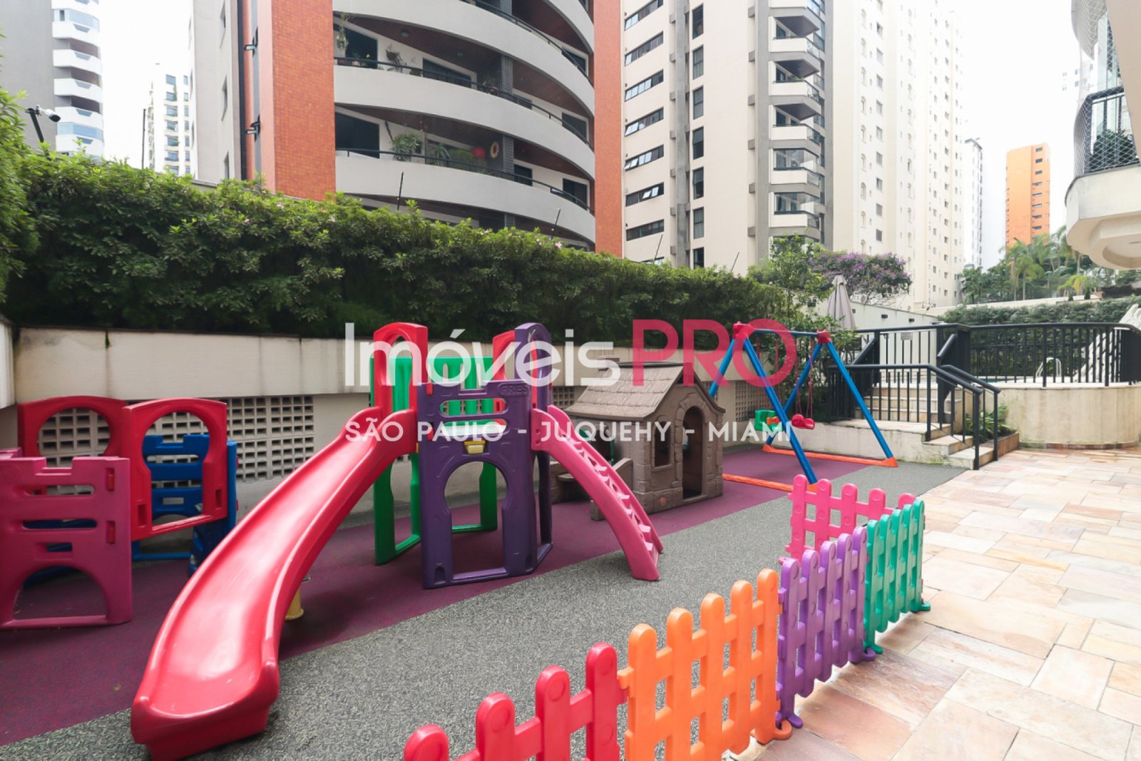 Foto :: https://assets.imoveispro.com.br/thumb/IP36776/apartamento-venda-moema-passaros_IP36776_29_1920x1080.jpg?