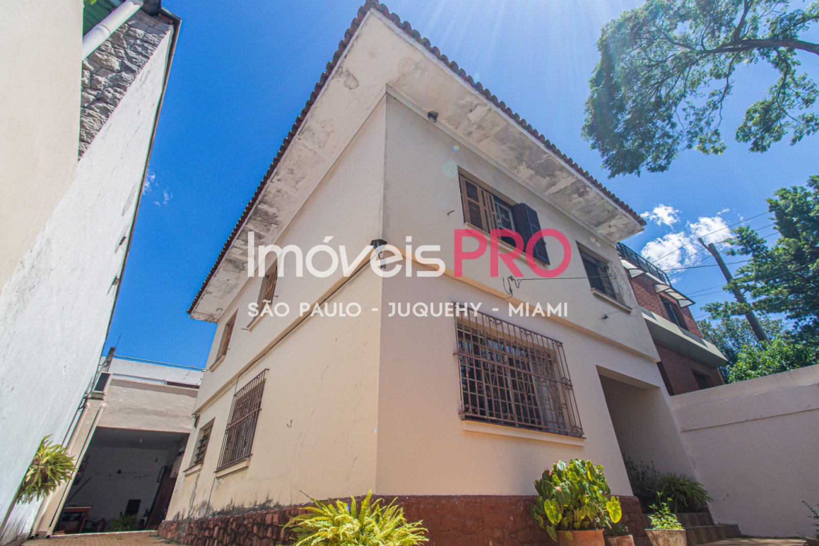 Foto :: https://assets.imoveispro.com.br/thumb/IP36777/casa-venda-planalto-paulista_IP36777_35_1920x1080.jpg?