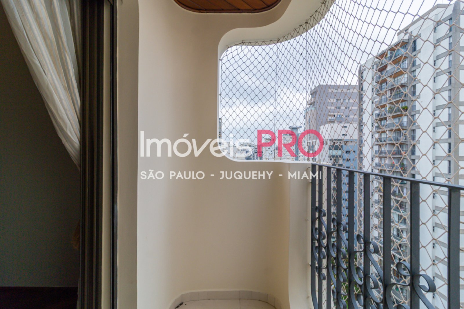 Foto :: https://assets.imoveispro.com.br/thumb/IP36820/apartamento-venda-moema_IP36820_11_1920x1080.jpg?