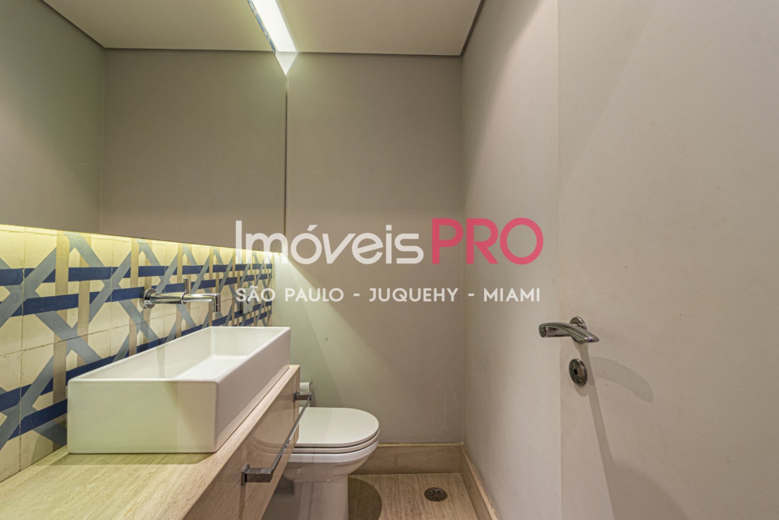 Foto :: https://assets.imoveispro.com.br/thumb/IP36830/apartamento-venda-moema_IP36830_23_1920x1080.jpg?