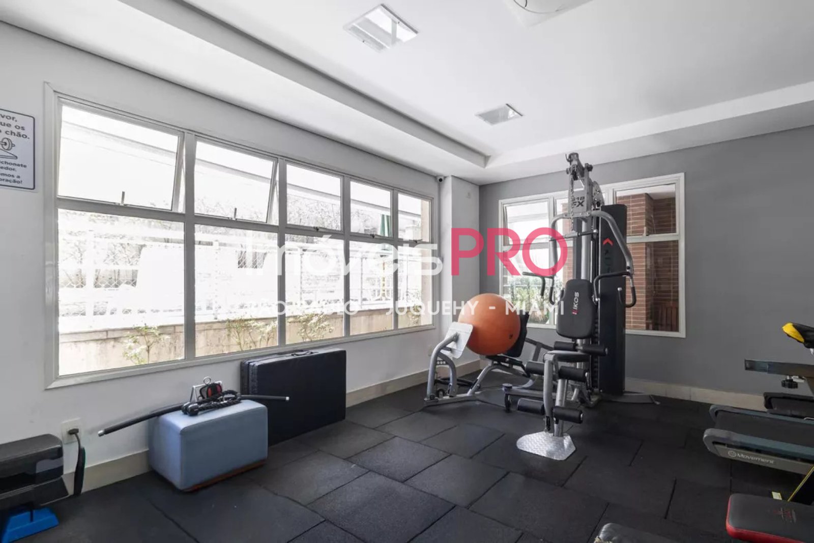 Foto :: https://assets.imoveispro.com.br/thumb/IP36884/apartamento-venda-itaim-bibi_IP36884_11_1920x1080.jpg?