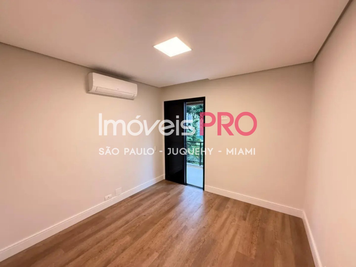 Foto :: https://assets.imoveispro.com.br/thumb/IP36895/apartamento-venda-moema-passaros_IP36895_11_1920x1080.jpg?