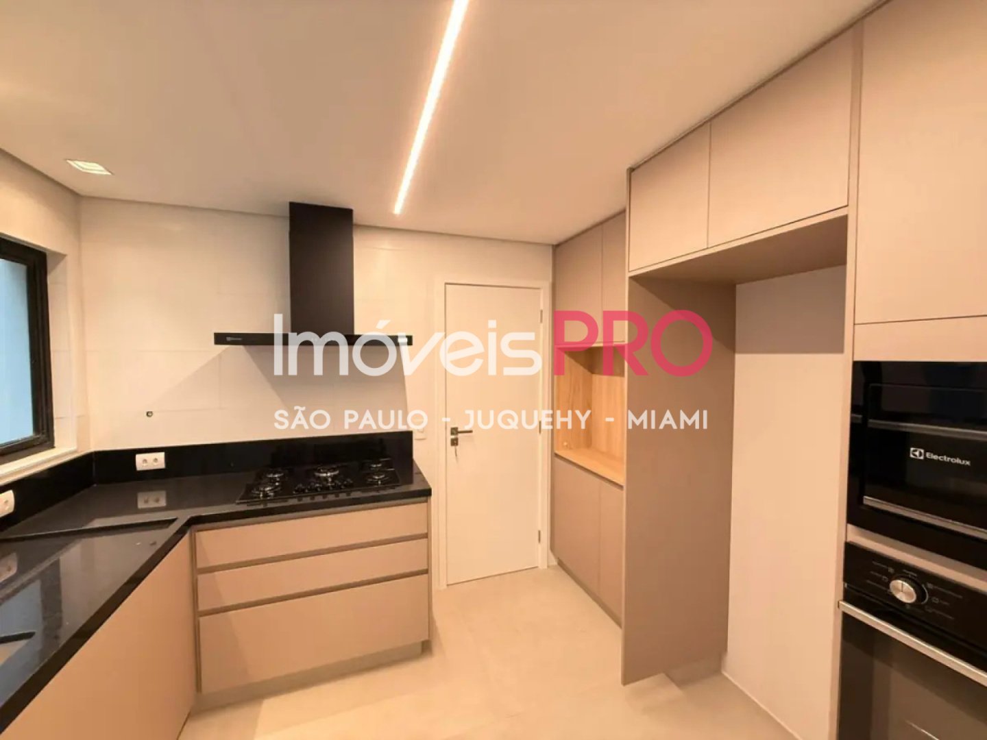 Foto :: https://assets.imoveispro.com.br/thumb/IP36895/apartamento-venda-moema-passaros_IP36895_23_1920x1080.jpg?