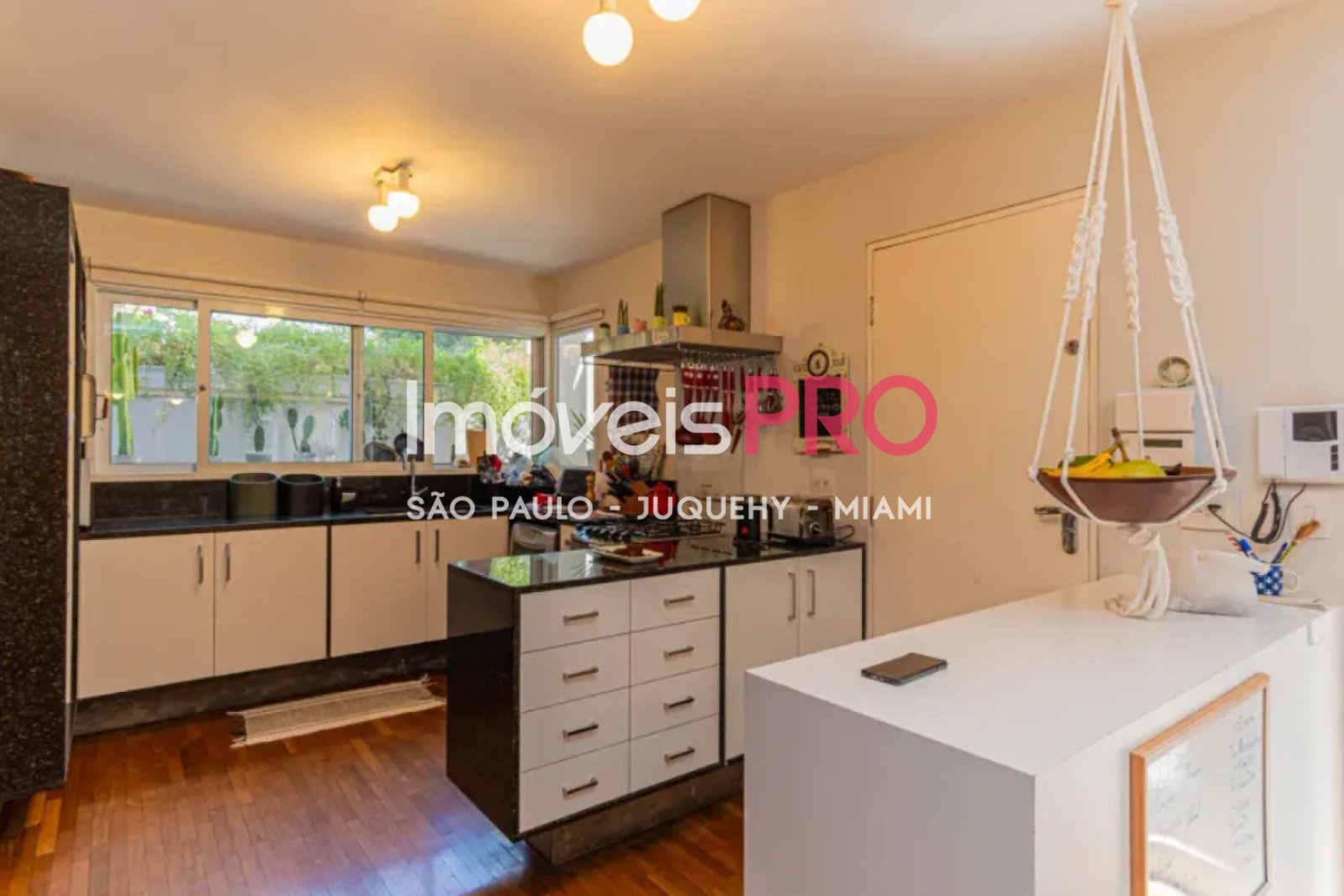 Foto :: https://assets.imoveispro.com.br/thumb/IP36896/casa-de-vila-venda-brooklin_IP36896_11_1920x1080.jpg?