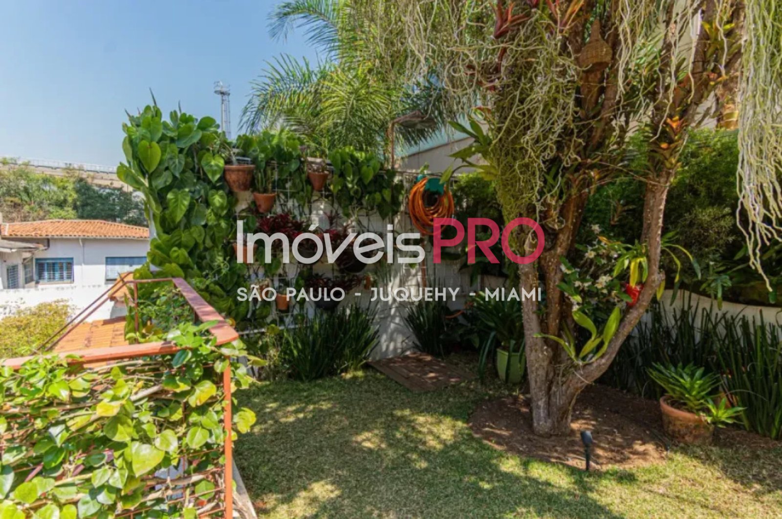 Foto :: https://assets.imoveispro.com.br/thumb/IP36896/casa-de-vila-venda-brooklin_IP36896_35_1920x1080.jpg?