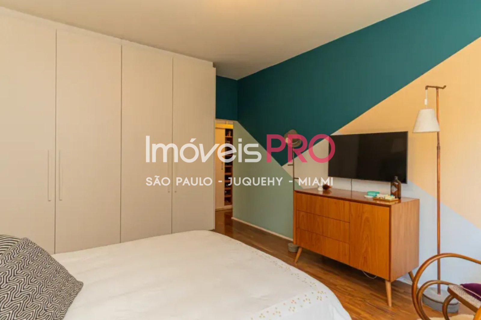 Foto :: https://assets.imoveispro.com.br/thumb/IP36896/casa-de-vila-venda-brooklin_IP36896_47_1920x1080.jpg?