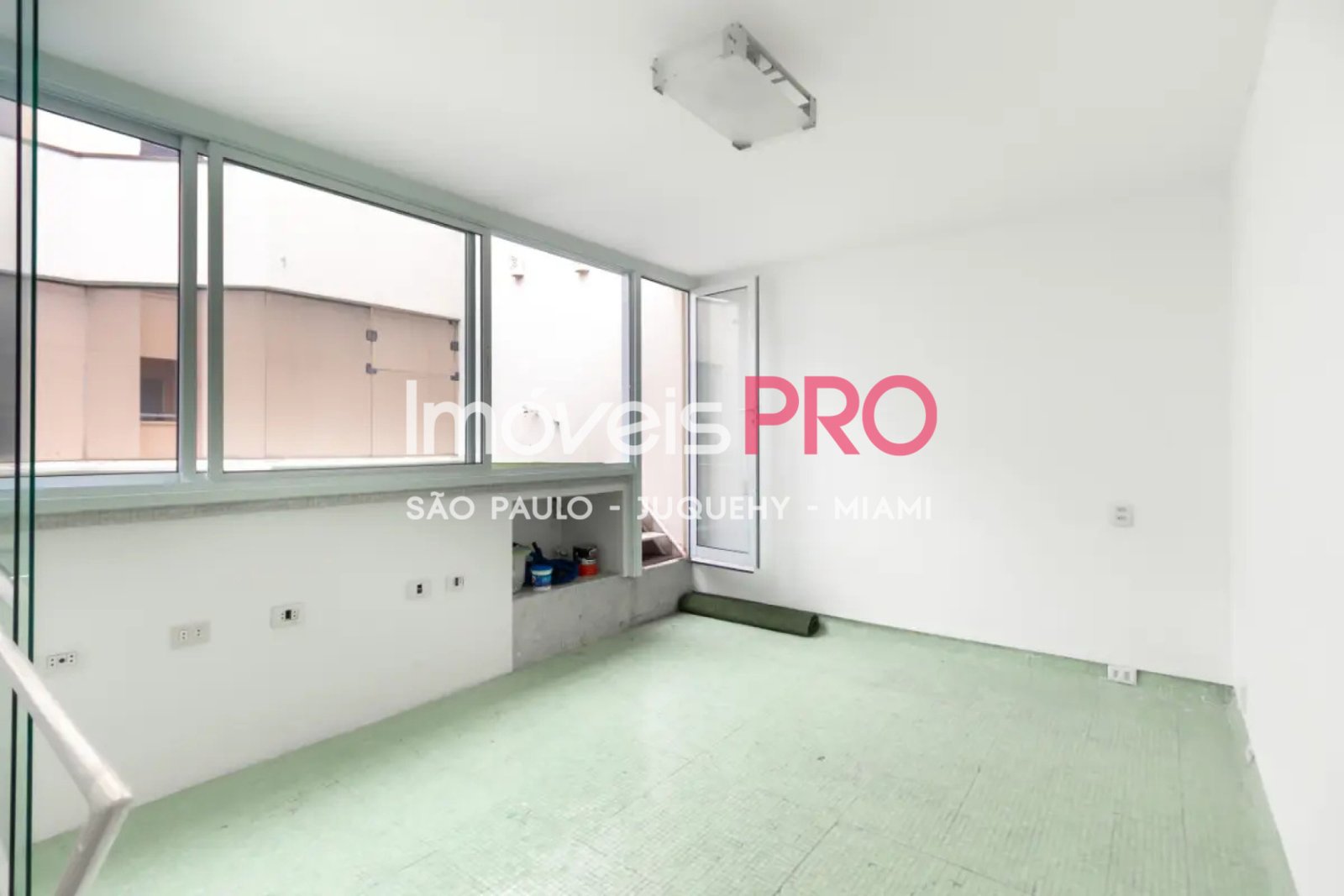 Foto :: https://assets.imoveispro.com.br/thumb/IP36902/apartamento-venda-itaim-bibi_IP36902_17_1920x1080.jpg?