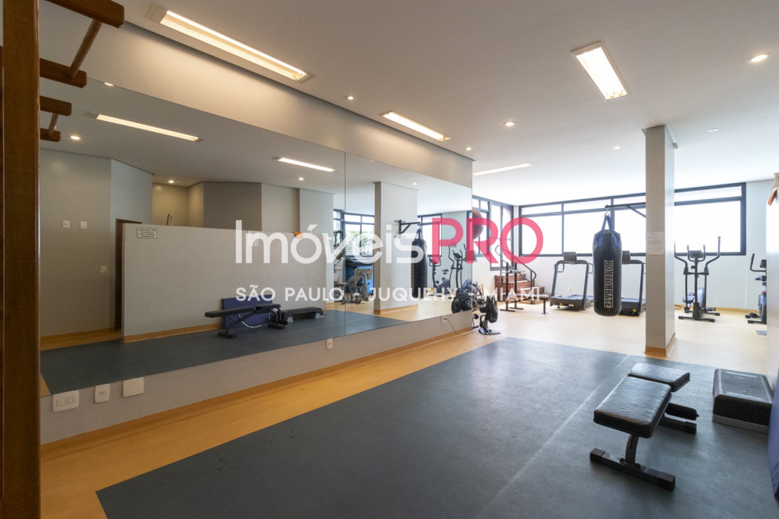 Foto :: https://assets.imoveispro.com.br/thumb/IP36950/apartamento-venda-campo-belo_IP36950_29_1920x1080.jpg?