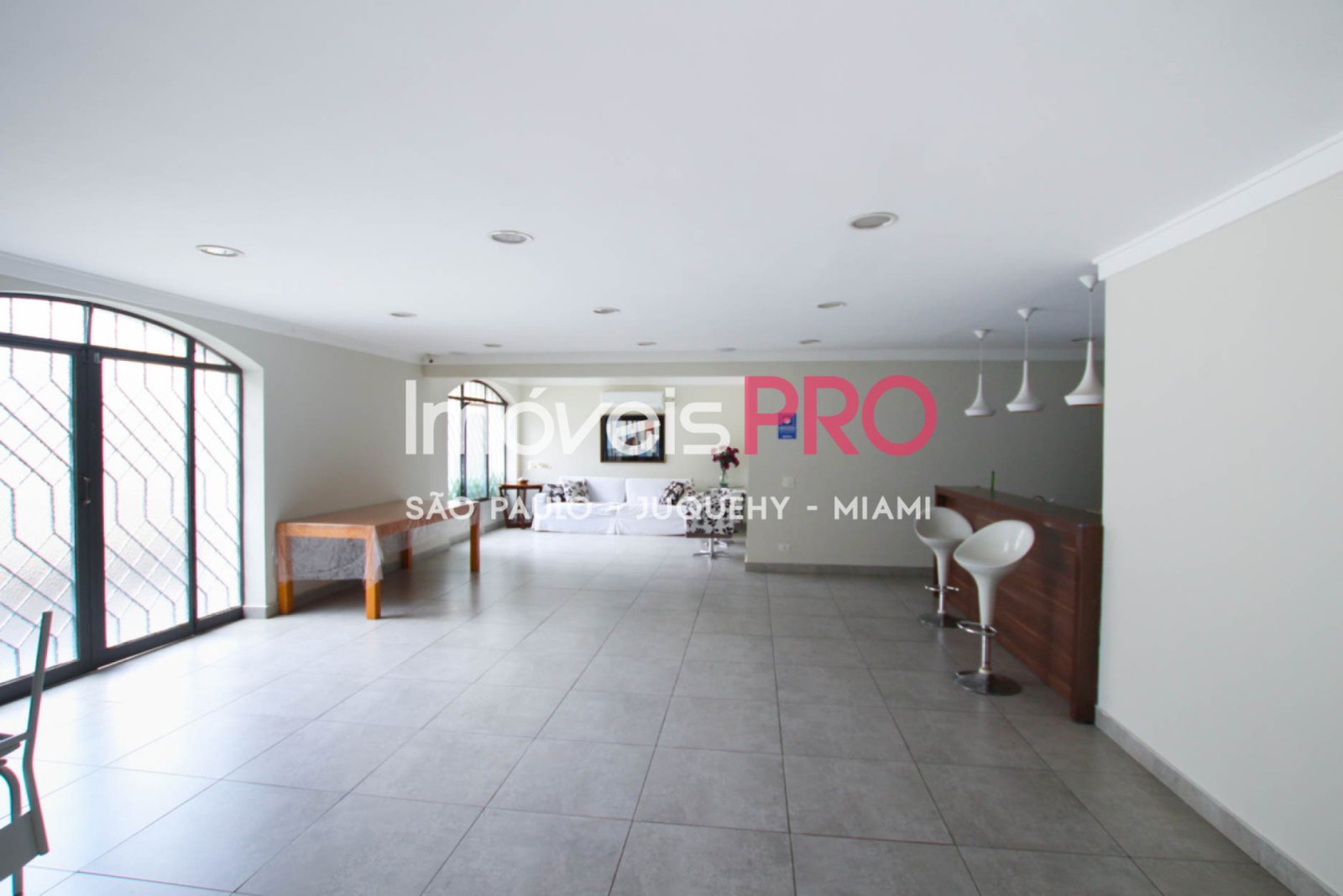 Foto :: https://assets.imoveispro.com.br/thumb/IP36953/apartamento-venda-moema-passaros_IP36953_23_1920x1080.jpg?