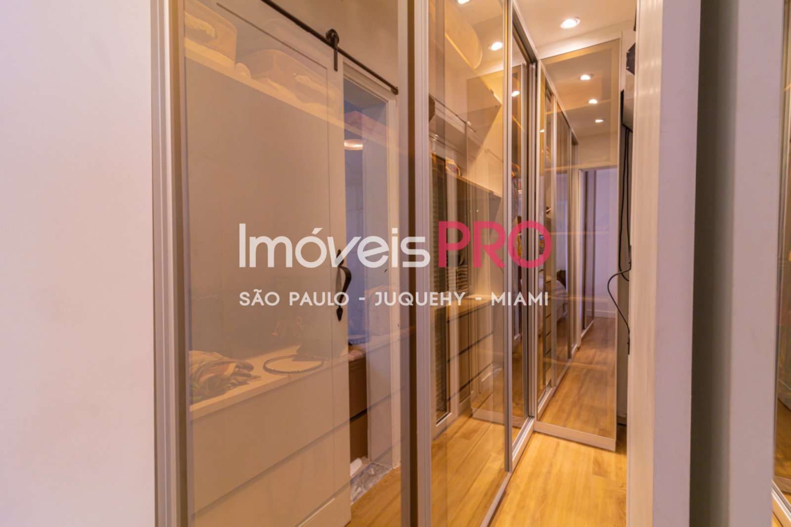 Foto :: https://assets.imoveispro.com.br/thumb/IP36973/apartamento-venda-moema-passaros_IP36973_23_1920x1080.jpg?