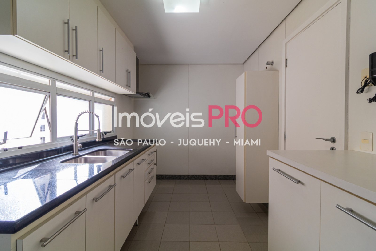 Foto :: https://assets.imoveispro.com.br/thumb/IP36975/apartamento-aluguel-moema-indios_IP36975_35_1920x1080.jpg?