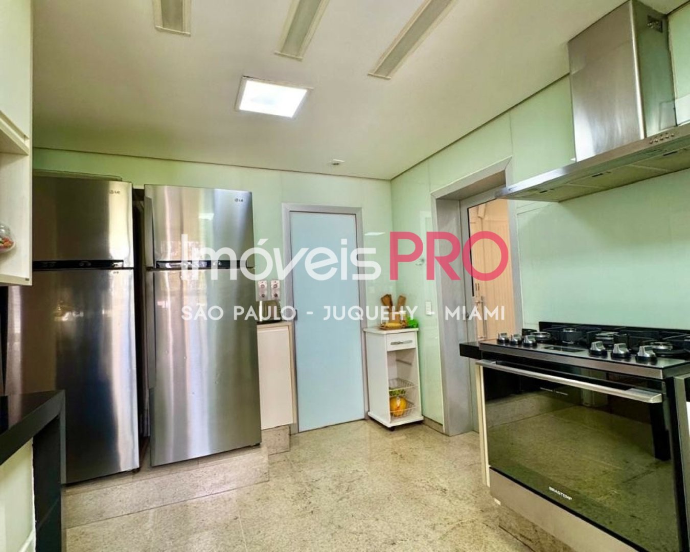 Foto :: https://assets.imoveispro.com.br/thumb/IP36988/penthouse-venda-morumbi_IP36988_23_1920x1080.jpg?